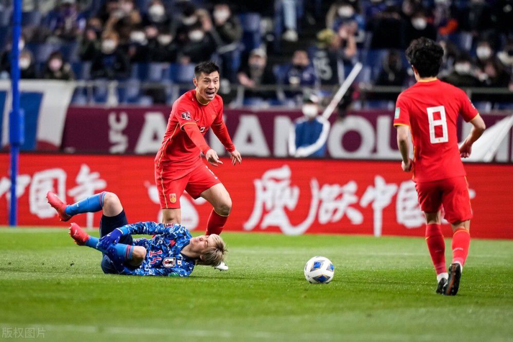 全场比赛结束，阿森纳2-1狼队。